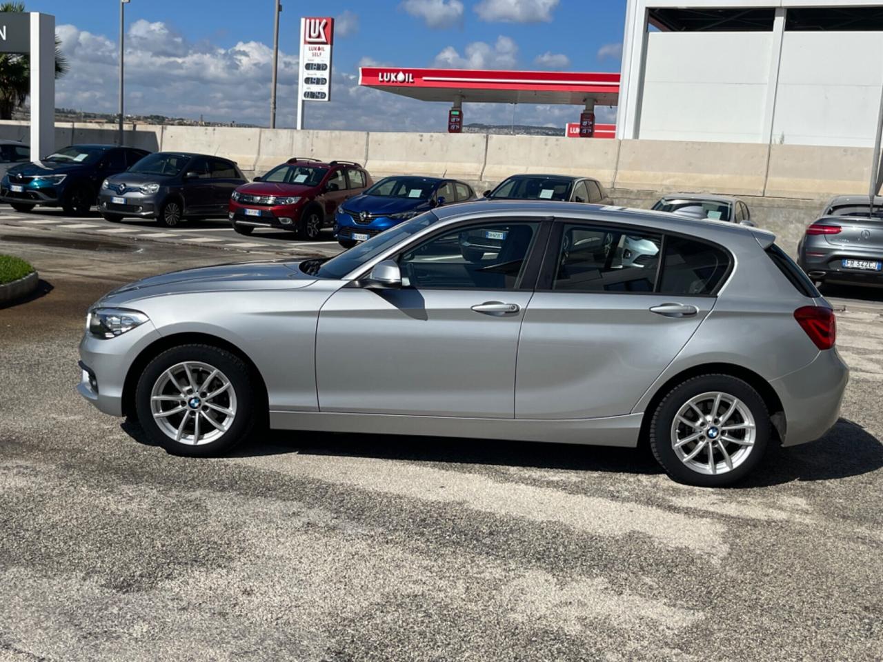 Bmw 116 116d 5p. Business 2018