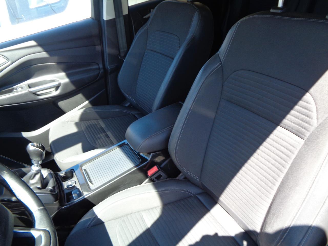 Ford Kuga 1.5 TDCI 120 CV S&S 2WD ST-Line
