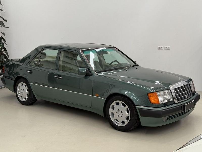 Mercedes-Benz W124 – 500E VERDE MALACHITE METALLICO