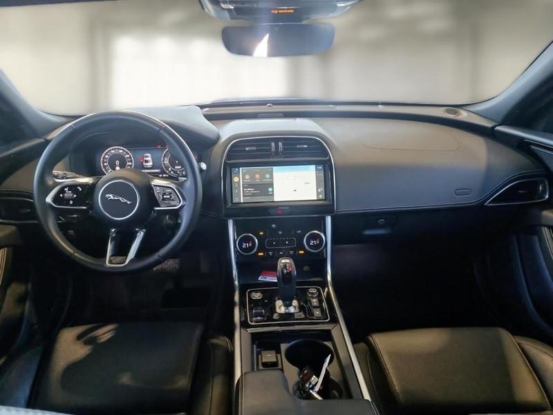 JAGUAR XE 2.0D D204 MHEV R-DYNAMIC S AUTO 4 PORTE BERLINA