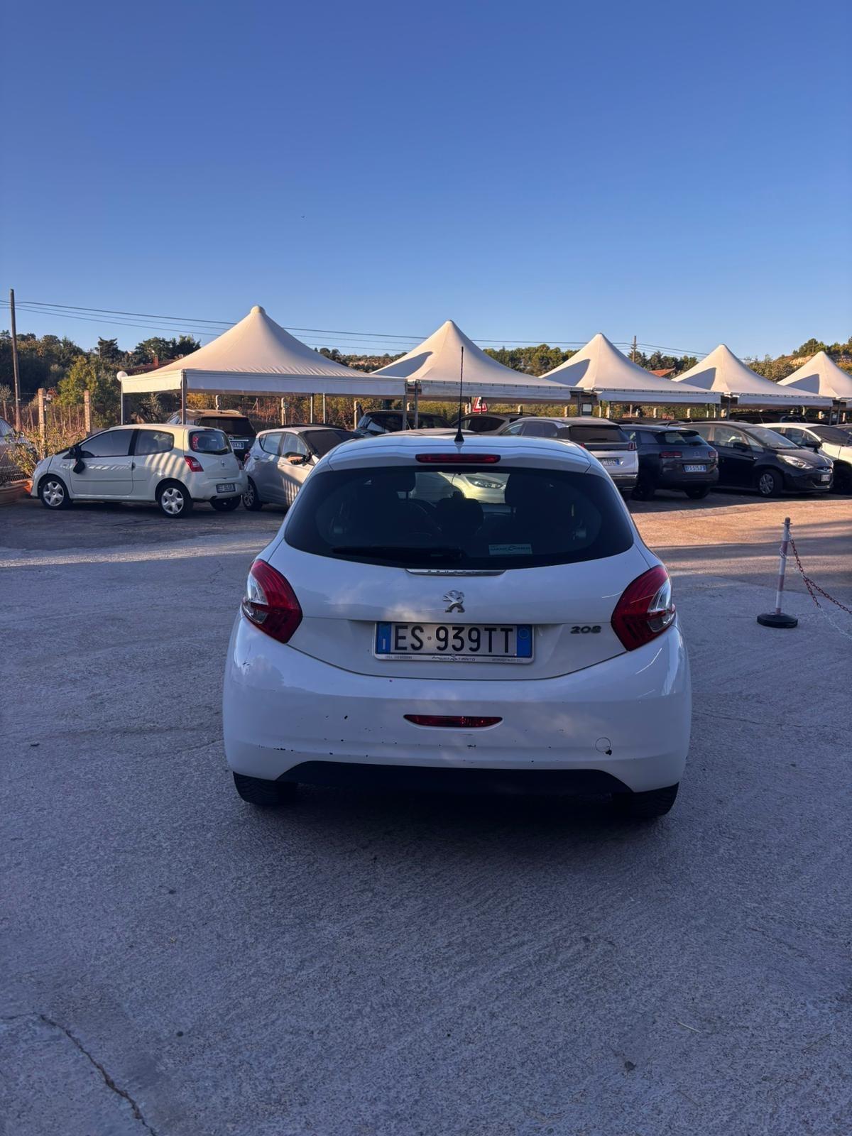 Peugeot 208 1.4 HDi 68 CV 5 porte Allure