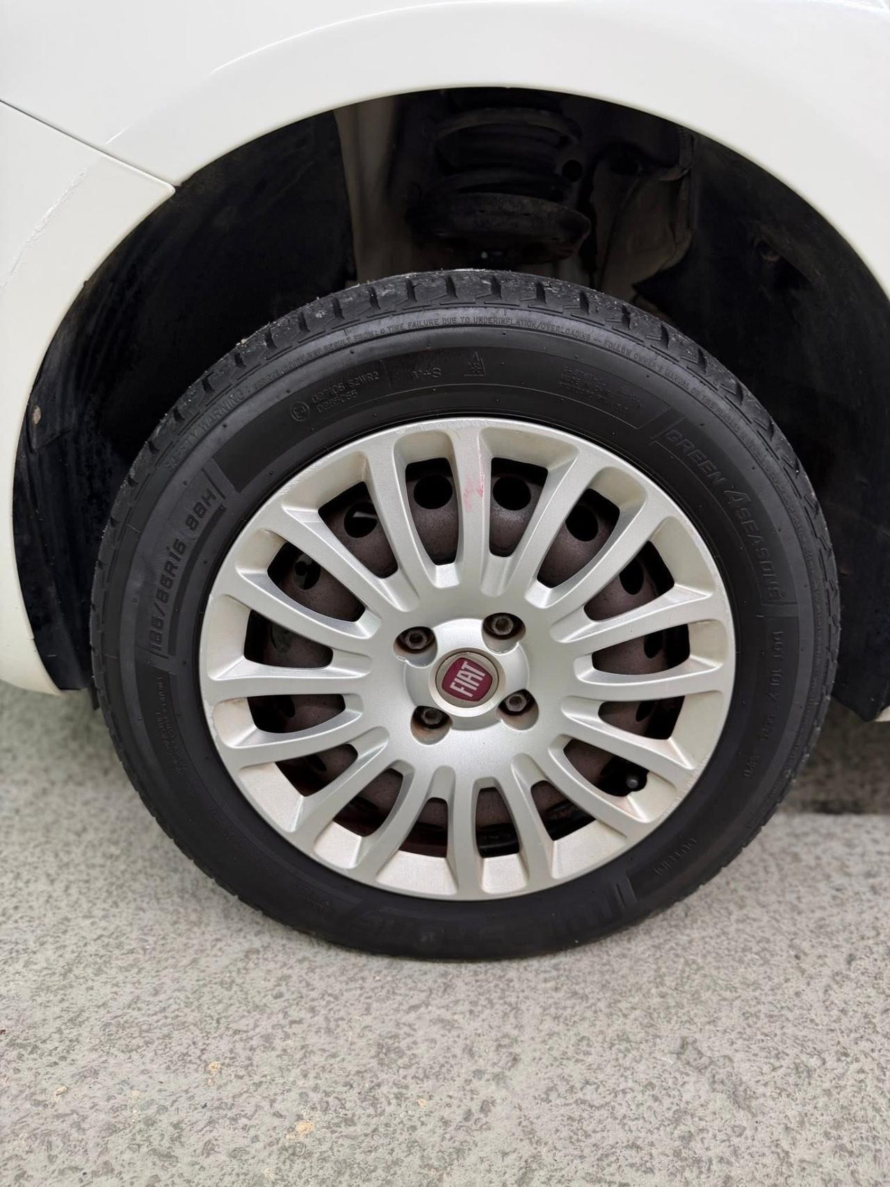 FIAT PUNTO (anno 2015)