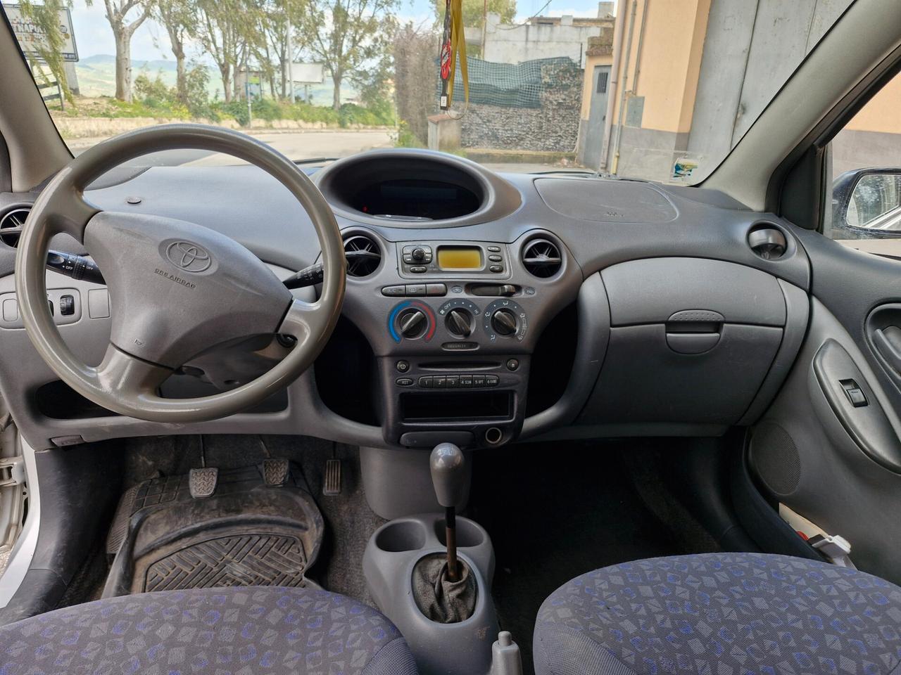 Toyota Yaris 1.4 tdi D-4D cat 5 porte Sol