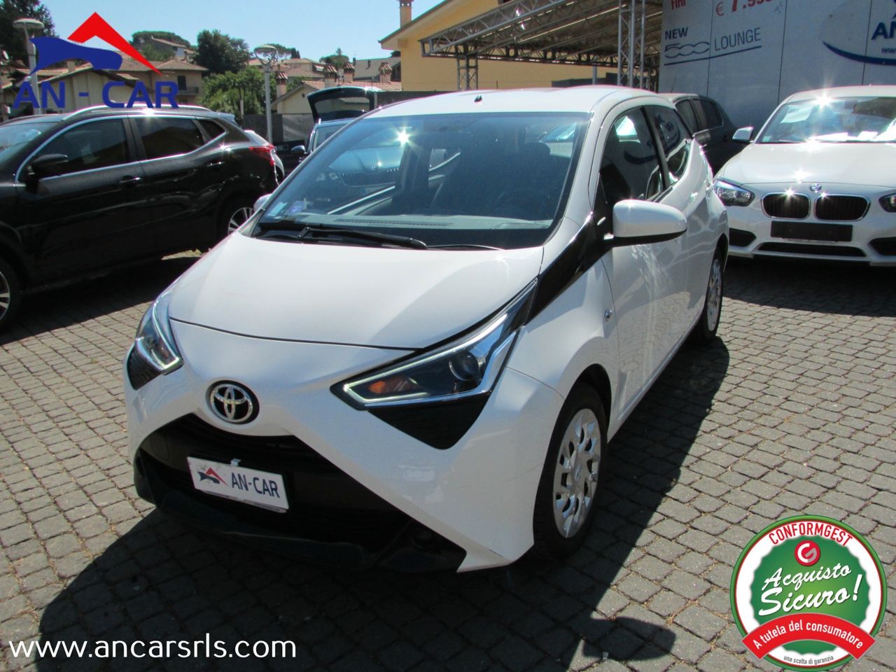 Toyota Aygo 1.0 Vvt-i 72 Cv 5 Porte X-play Neopatentati