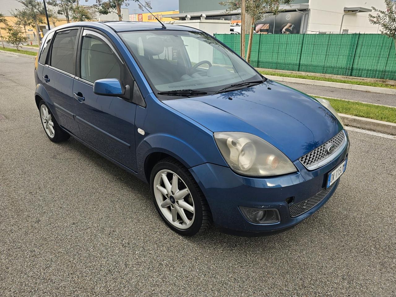 Ford Fiesta benzina