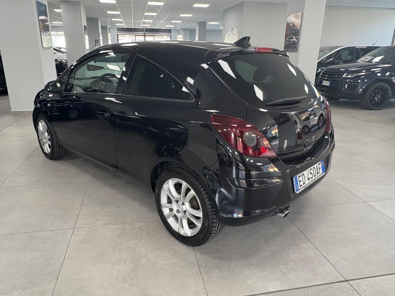 Opel Corsa 1.4 B 100cv 2010 km128000 neopatentati