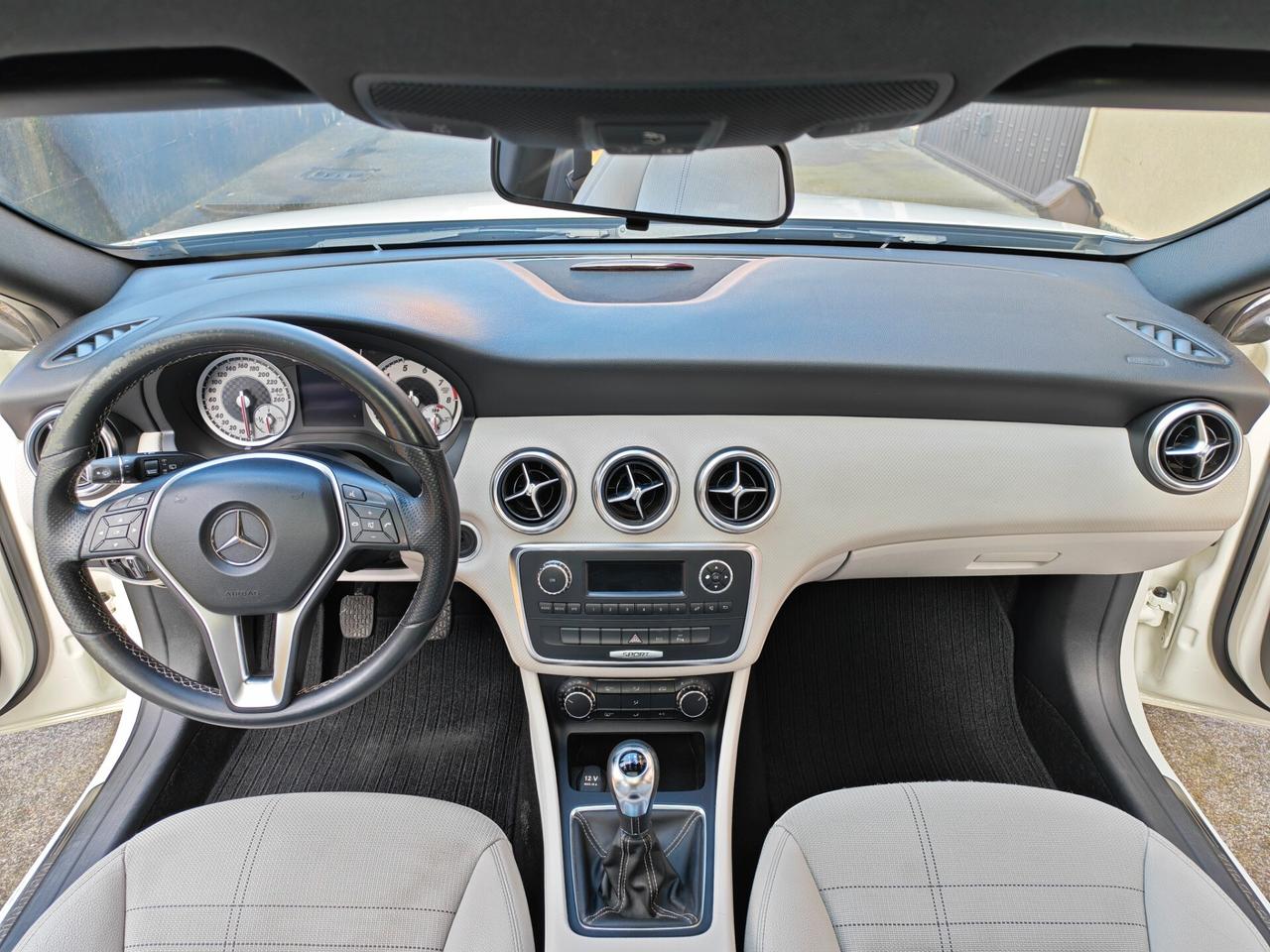 Mercedes-Benz A180 1.6 BENZINA 122cv / TETTO