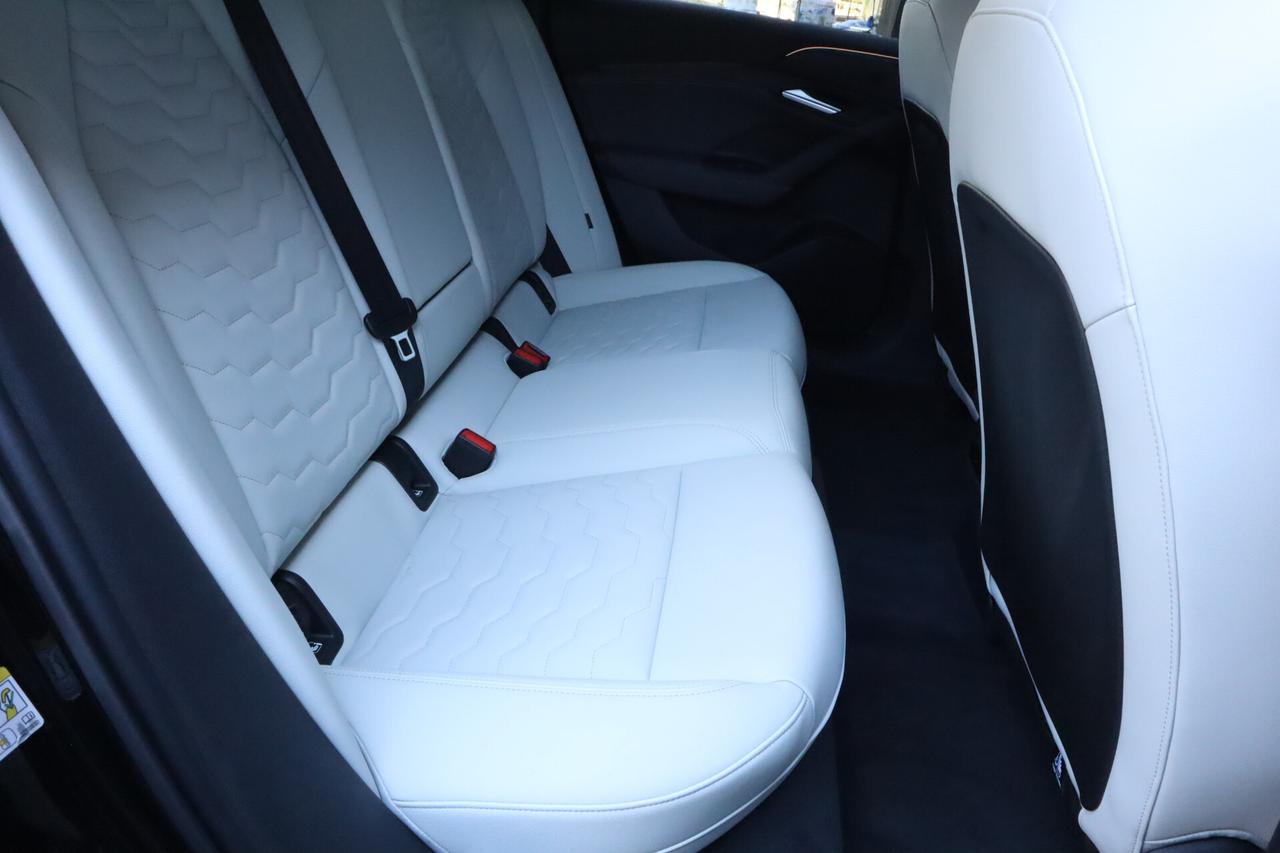 Audi A6 e-tron Avant Performance 367CV S-LINE MATRIX 360° 21"