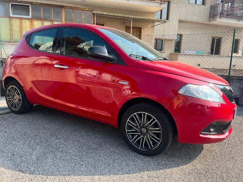 Lancia Ypsilon Ypsilon 1.0 FireFly 5 porte S&S Hybrid Platino