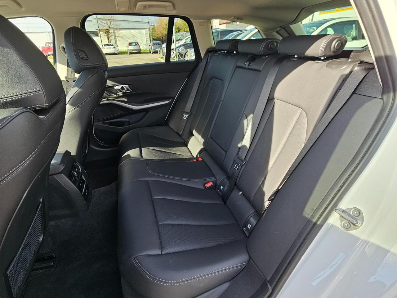 BMW 318 d Touring mhev 48V auto/Restyling