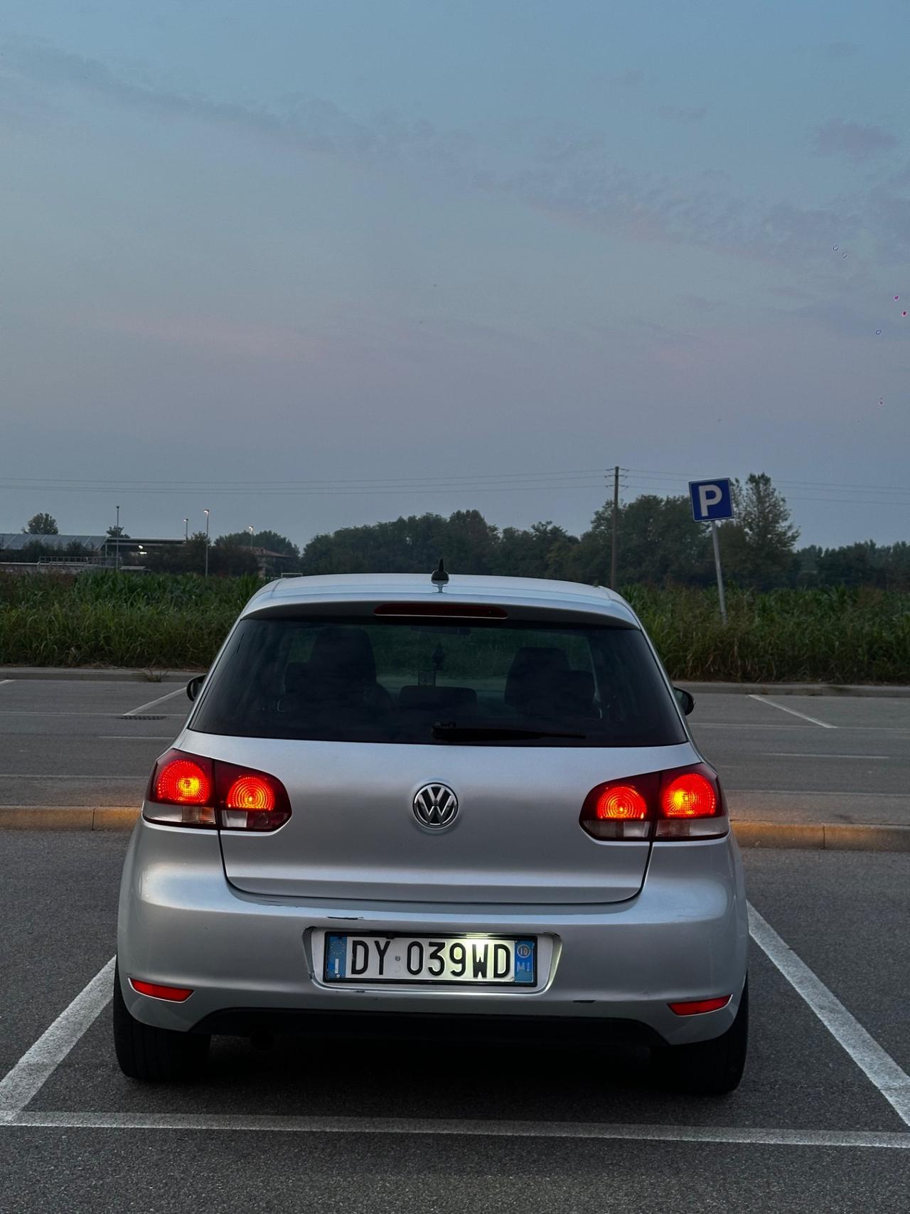 Volkswagen Golf 1.6 TDI DPF 5p. Highline