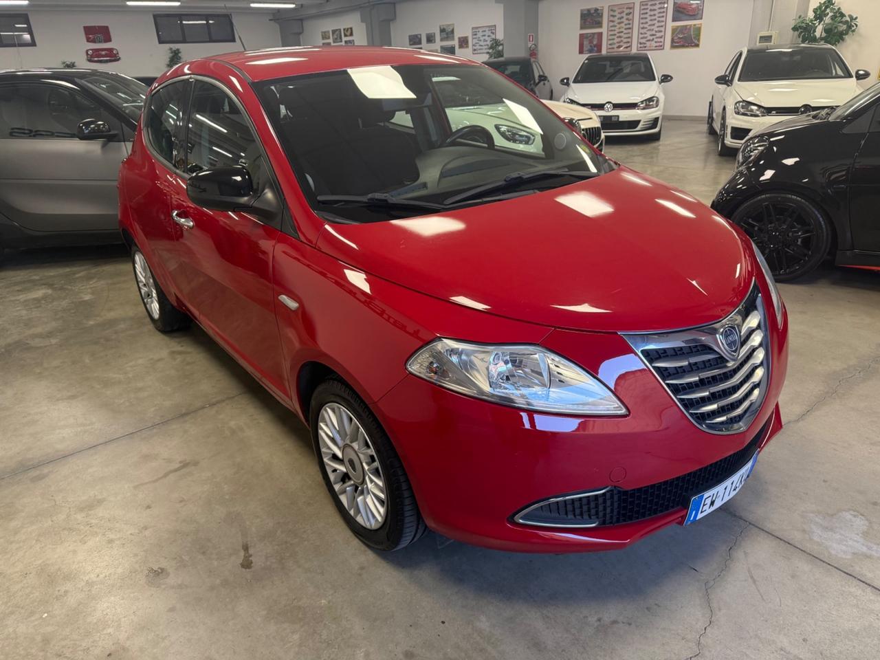 Lancia Ypsilon 1.2 69 CV 5 porte Platinum
