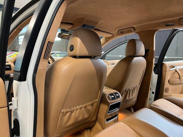 PORSCHE Cayenne GTS 4.8 405CV BIANCA & BEIGE ! SERVICE PORSCHE !