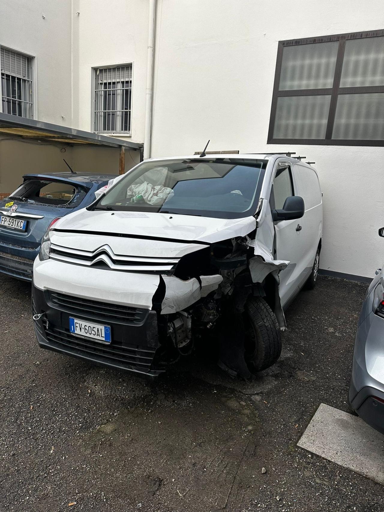 Citroen jumpy 2019 sinistrato