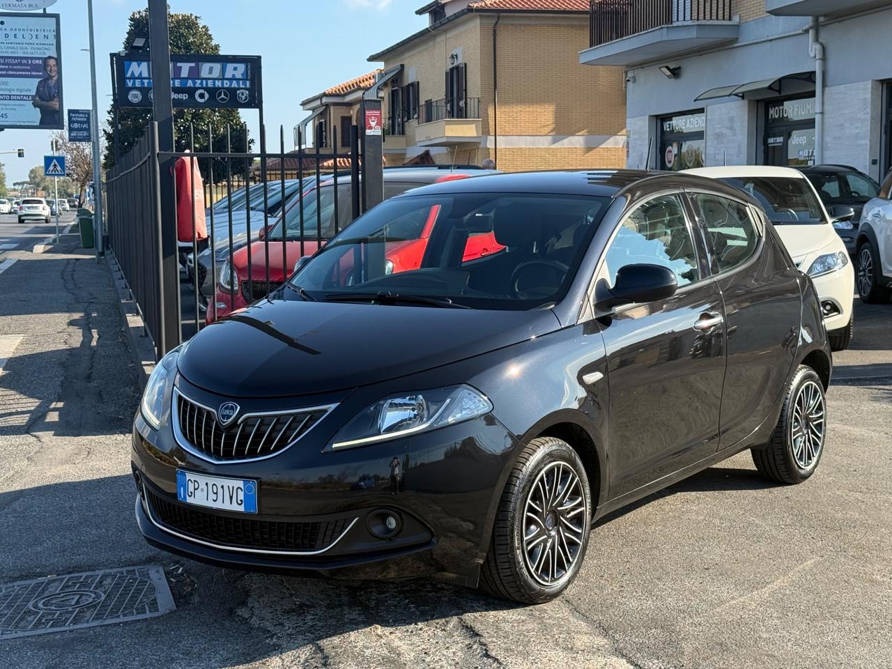 Lancia Ypsilon 1.0 FireFly Hybrid Gold Plus Nera