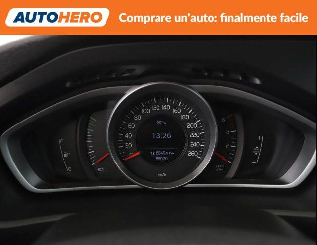 VOLVO V40 D2