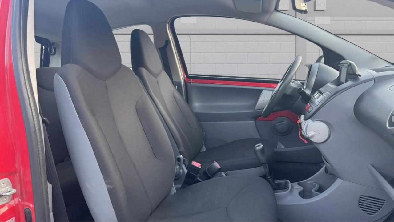 Toyota Aygo 1.0 12V VVT-i 3 porte Now Connect