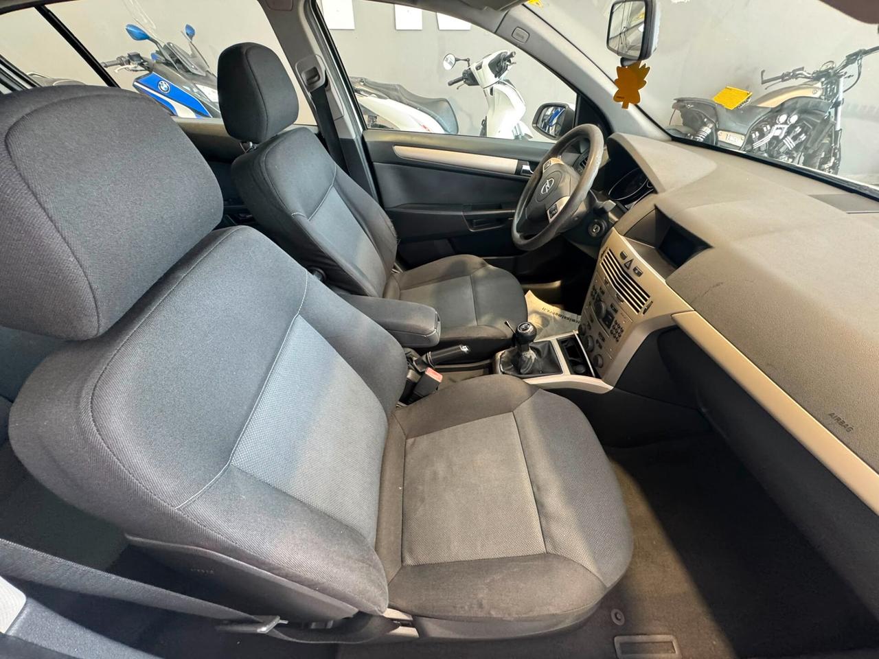 Opel Astra 1.3 CDTI 5 porte Enjoy