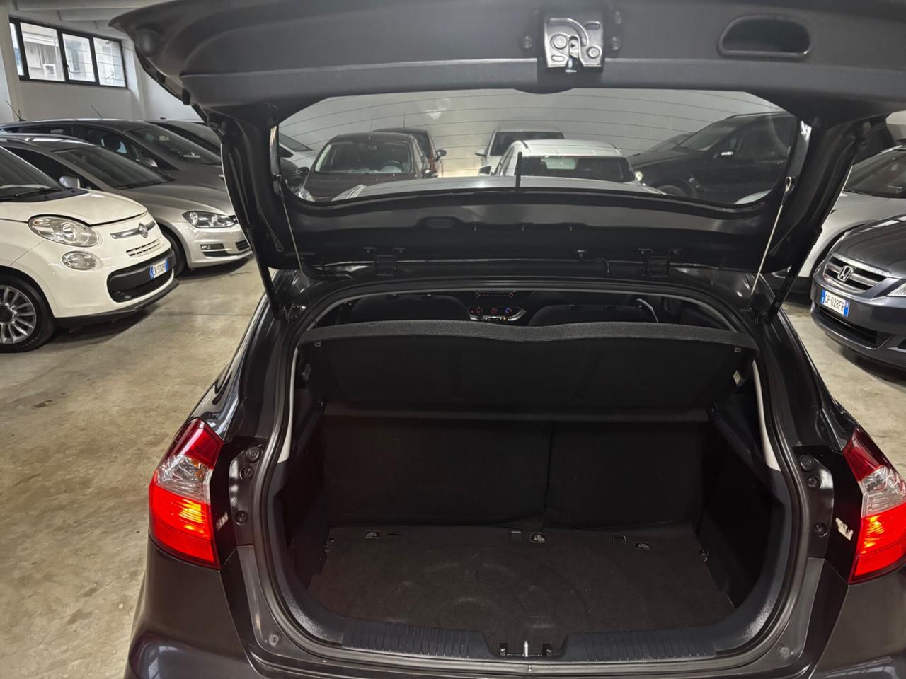 Kia Rio 1.1 CRDi High Tech OK NEOPATENTATI
