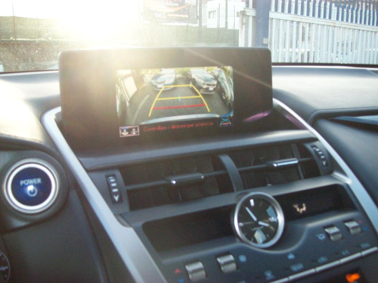 Lexus NX 300h Hybrid 4WD Business