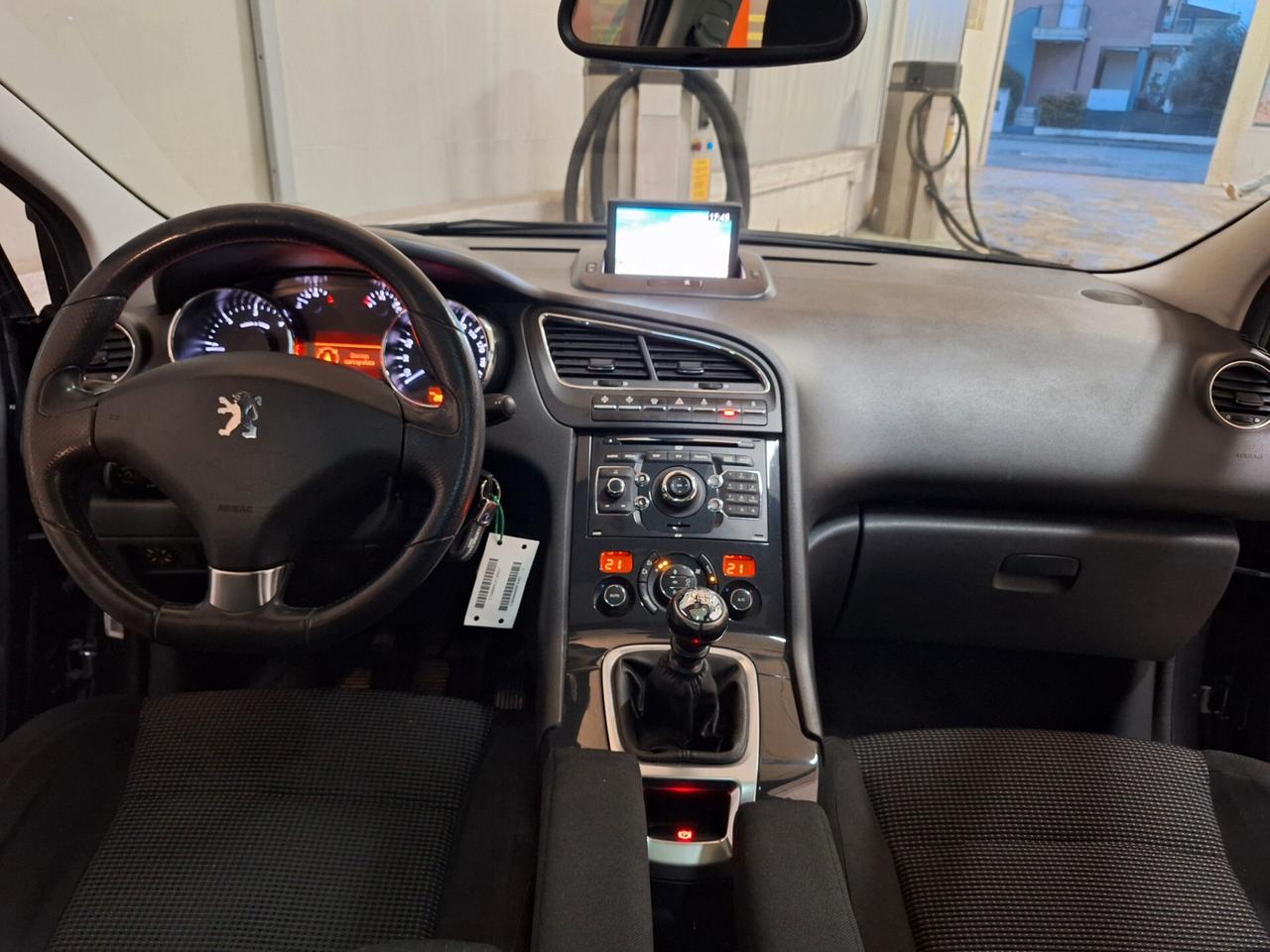 Peugeot 5008 2.0 HDi 150CV Business NAVI TETTO 5 POSTI GANCIO TRAINO HEAD-UP DISPlAY