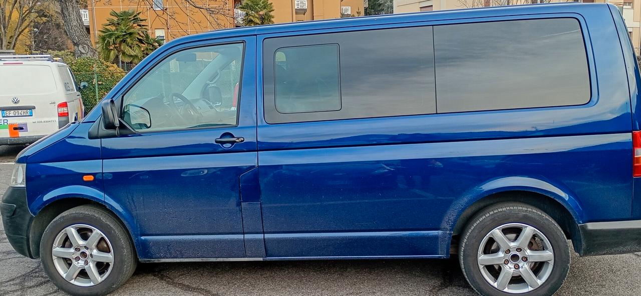 Volkswagen Multivan 2.5 TDI/130CV Comfortline