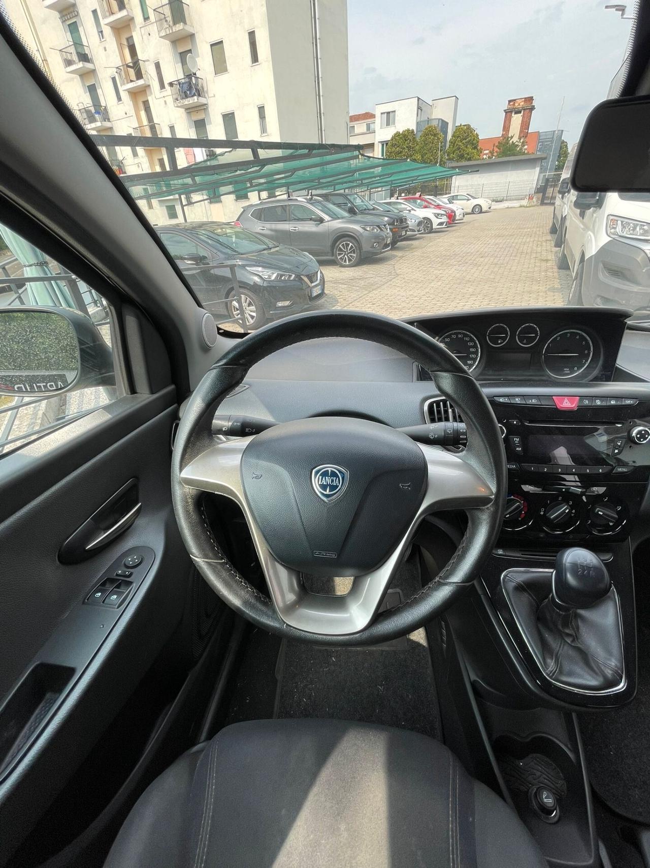 Lancia Ypsilon