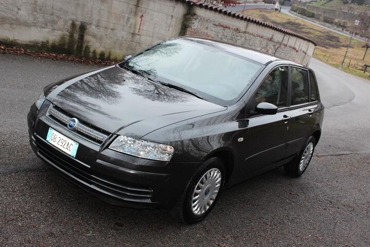 Fiat Stilo MJET 5 porte Dynamic KIT DISTRIBUZIONE APPENA SOSTITUITO GOMME ALL SEASON