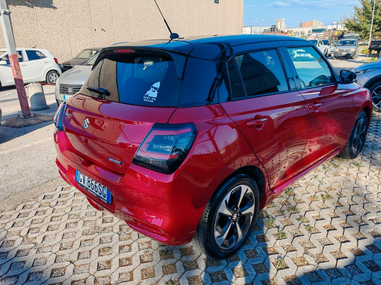 Suzuki Swift 1.2 Hybrid Top bicolor