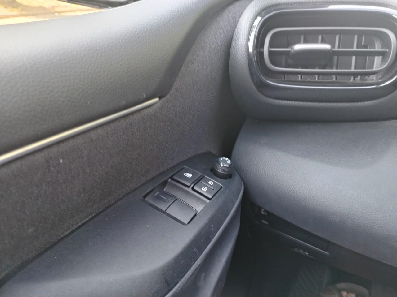 Toyota Yaris 1.0 5 porte Incidentata/Sinistrata