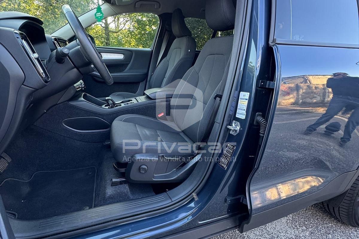 VOLVO XC40 T2 Geartronic Momentum Pro