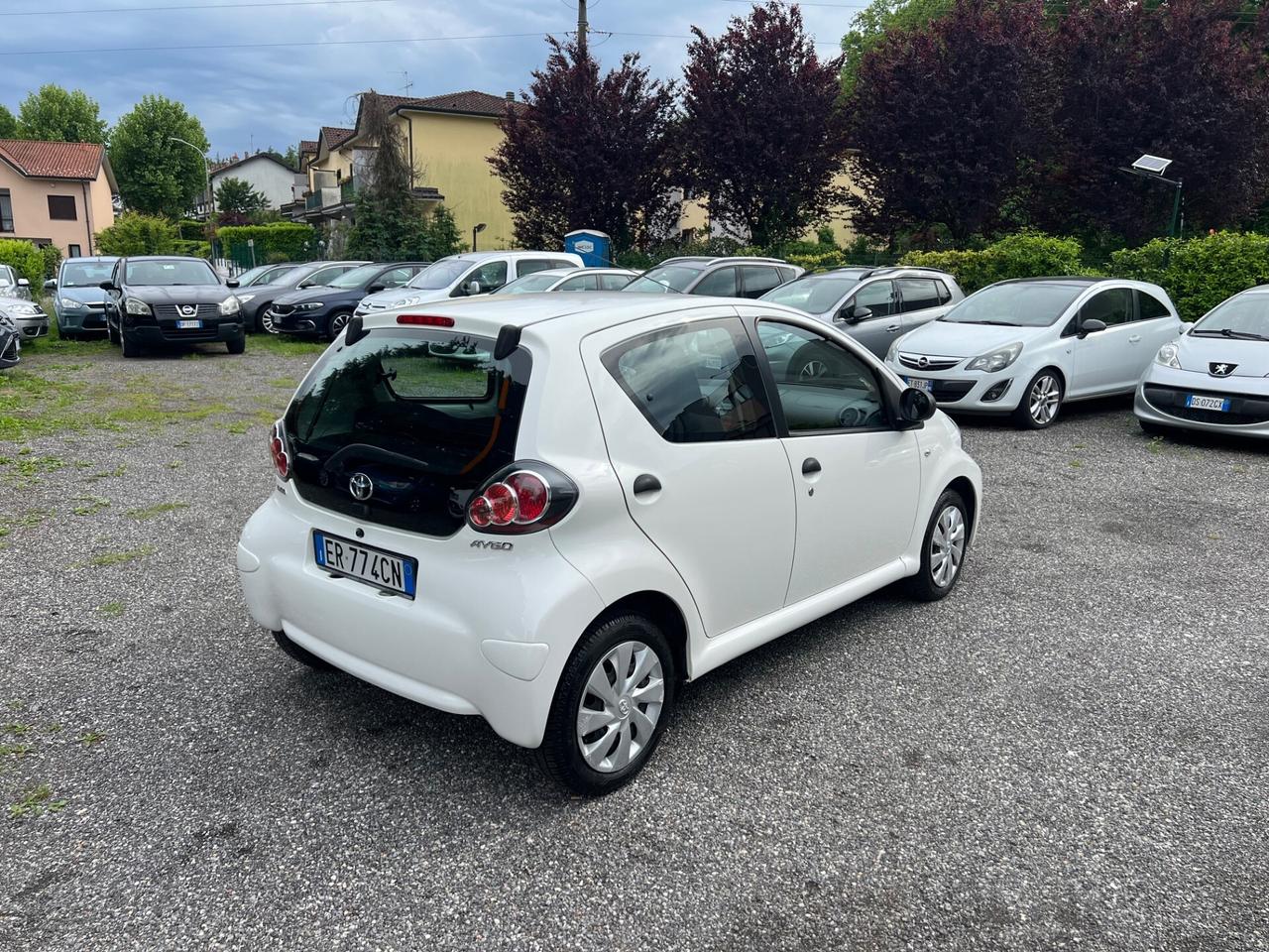 Toyota Aygo 1.0 12V VVT-i 5 porte Active Connect*NAVI*NEOPATENTATI