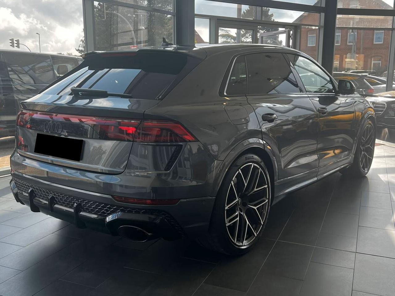 Audi Q8 RS TFSI V8 quattro tiptronic