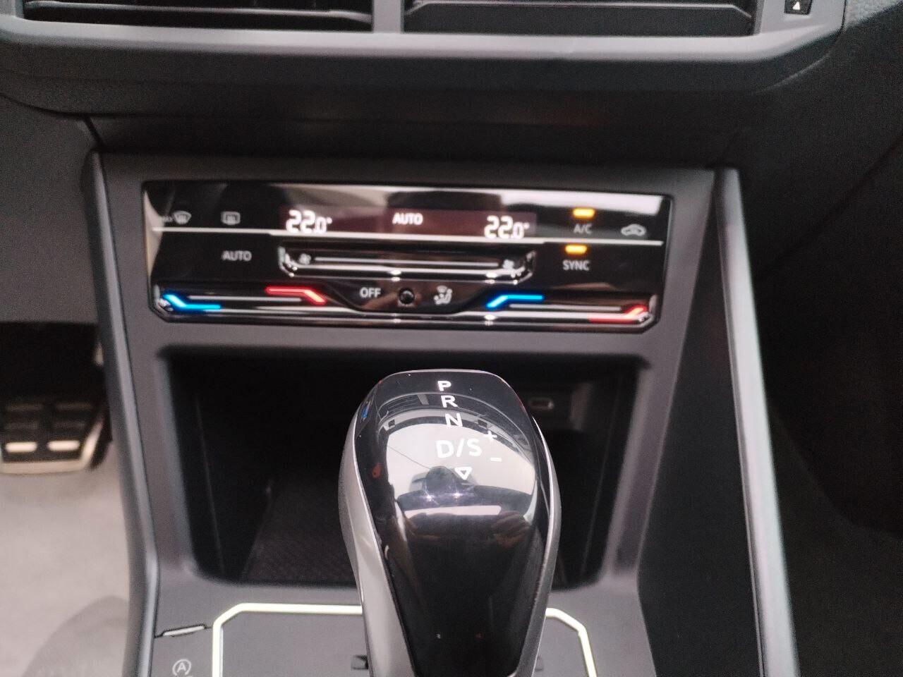 Volkswagen Taigo 1.0 TSI 110 CV DSG R-Line