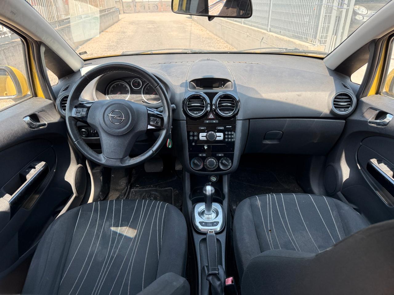 OPEL CORSA 2010 1.2 BENZ 85 CV *CAMBIO AUTOMATICO ?
