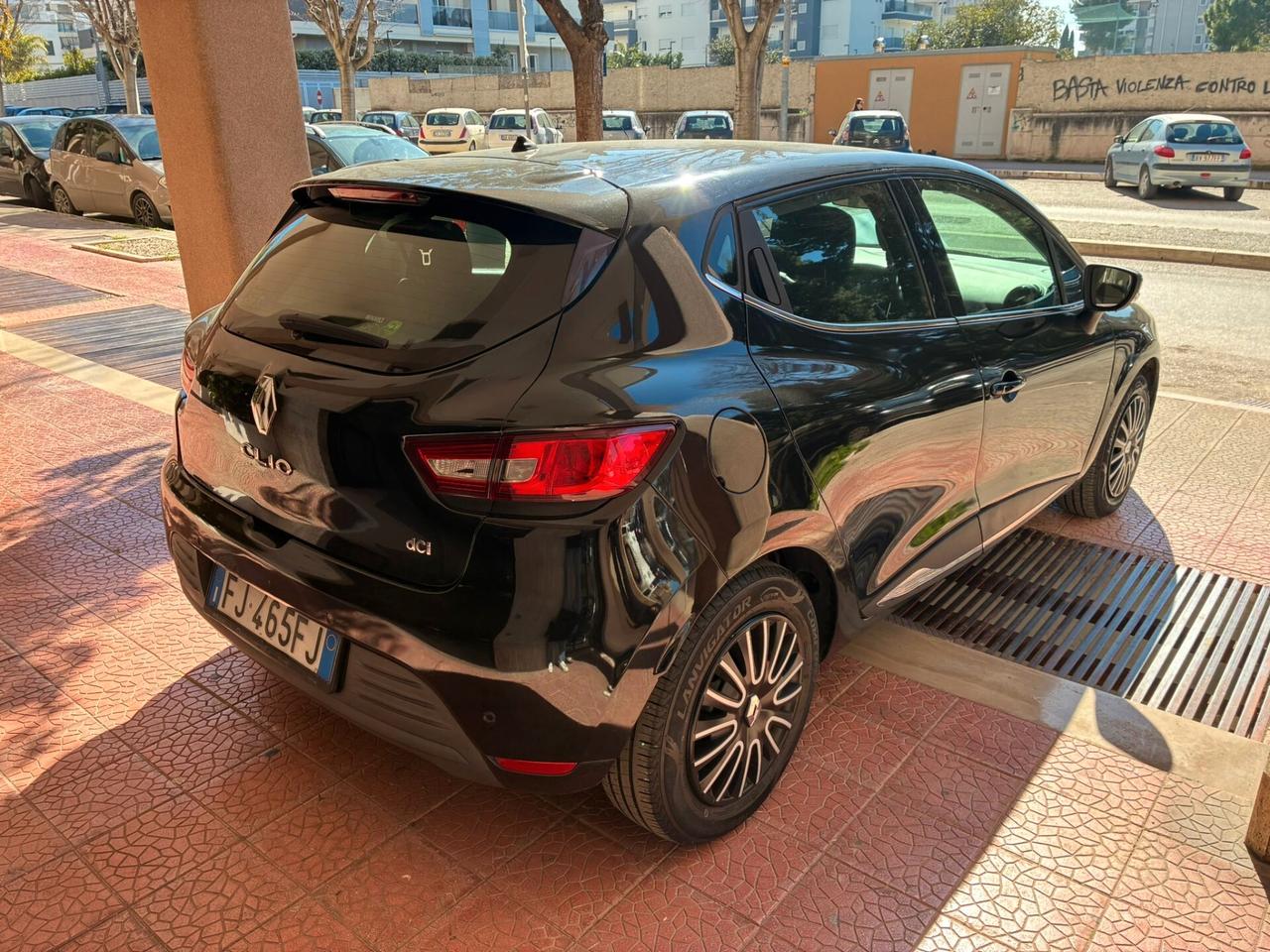 Renault Clio 1.5dCi75CV 5p perfetta garantita-17