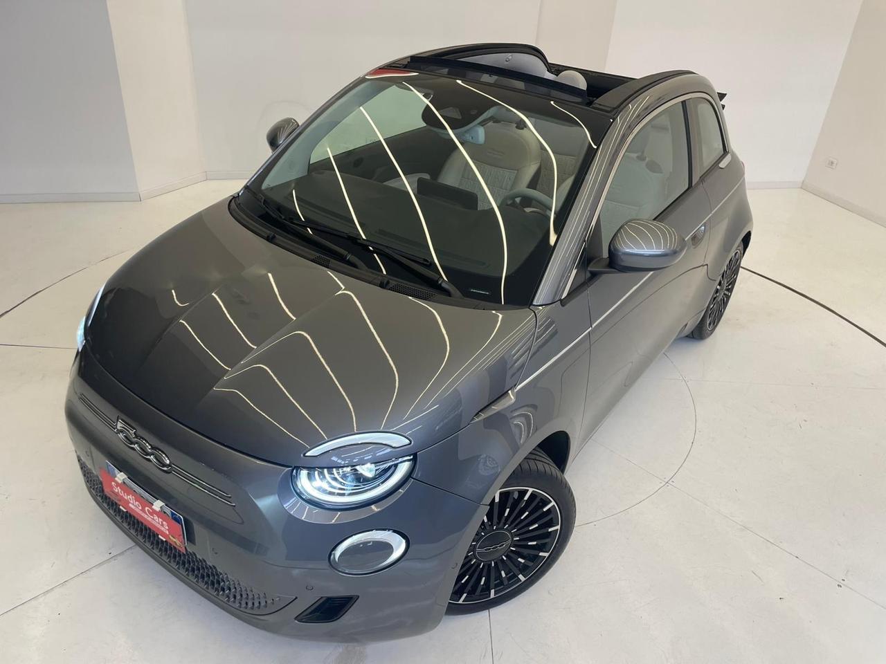 Fiat 500e Cabrio La Prima