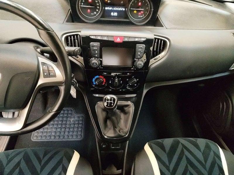 Lancia Ypsilon 1.2 Gold 69cv