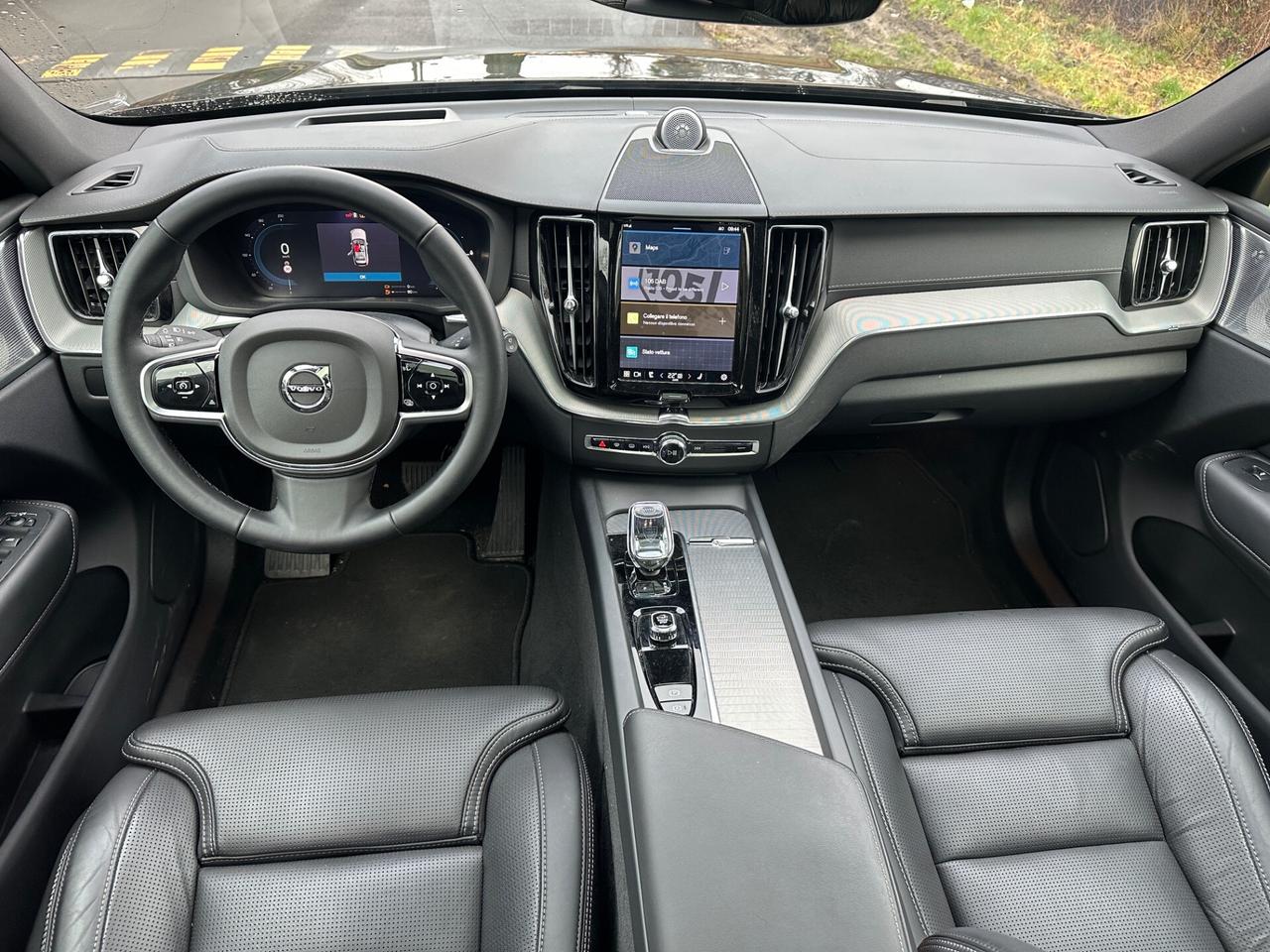 Volvo XC 60 T6 Plug-in hybrid Ultra Dark - 2025