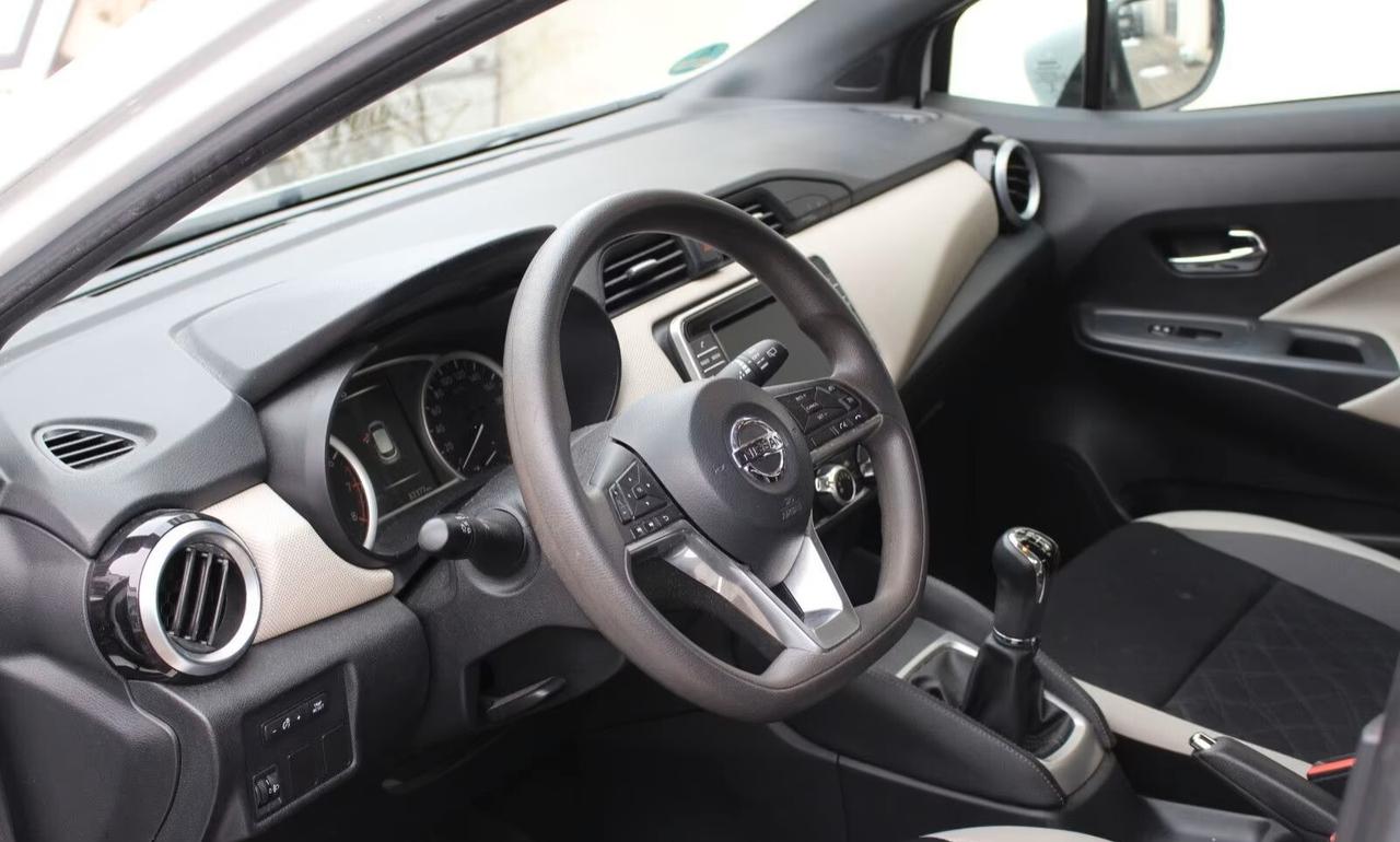 Nissan Micra 1.0L Visia