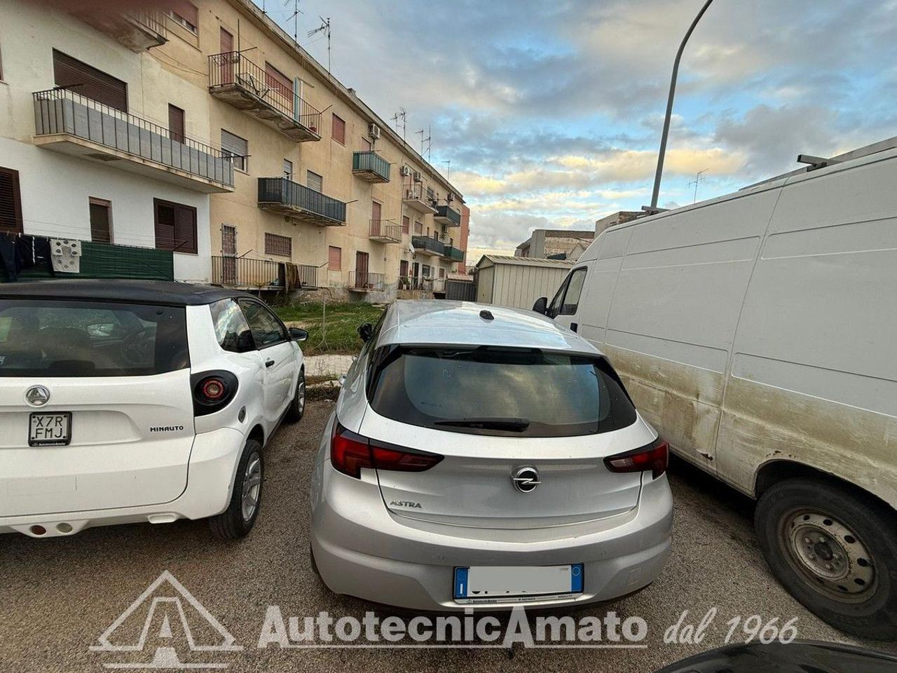 Opel Astra 1.2 Turbo 110 CV S&S 5 porte senza motore