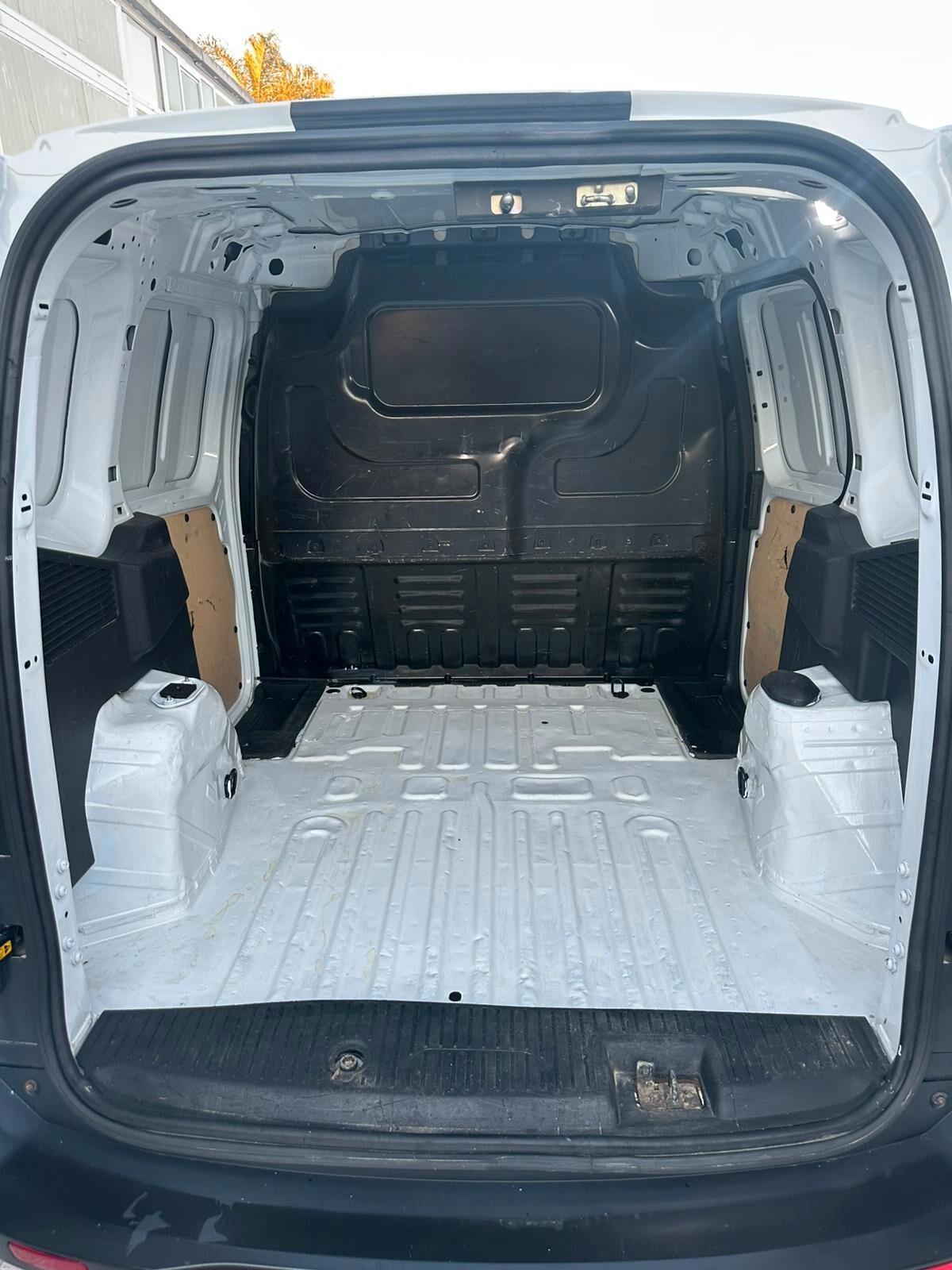 Ford Transit Courier 1.5 TDCi 75CV Van Entry