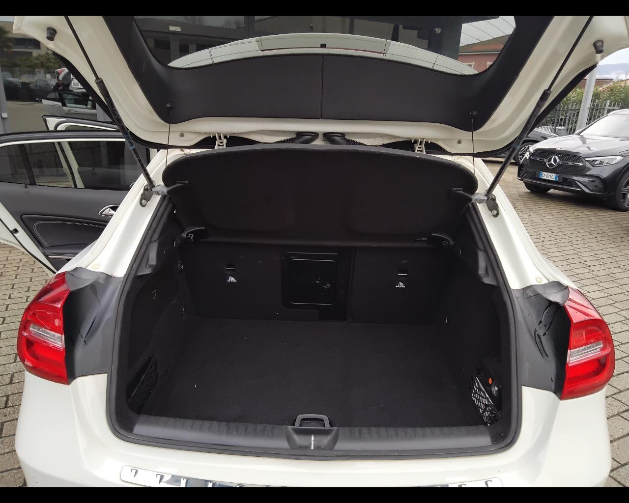 Mercedes-Benz GLA-X156 2014 - GLA 220 d (cdi) Sport 4matic 170cv auto