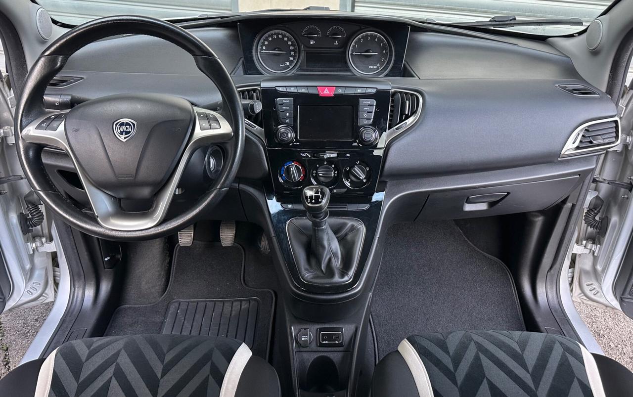 Lancia Ypsilon 1.2 benzina 69cv 5p. Gold