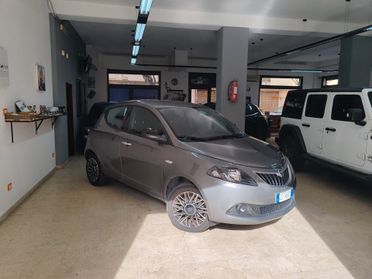 Lancia Ypsilon 1.0 FireFly 5 porte S&S Hybrid Platino