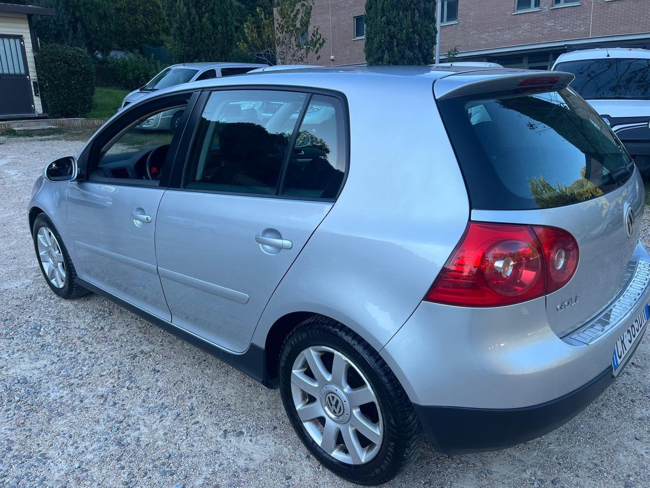 Volkswagen Golf 2.0 16V TDI 5p. Sportline
