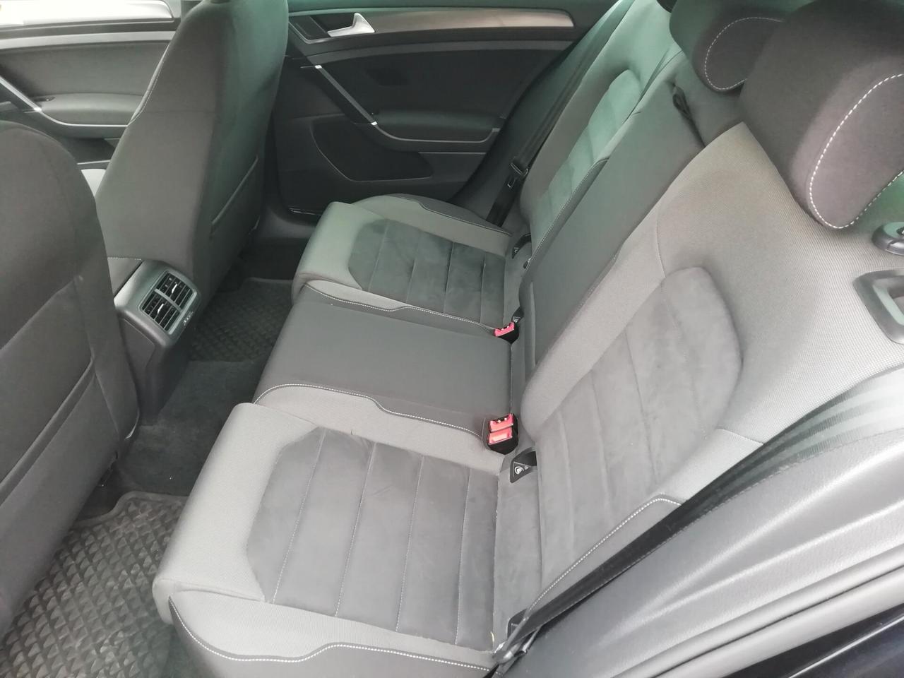 Volkswagen Golf 1.6 TDI 115 CV DSG 5p. Executive BlueMotion Technology "Fari LED"