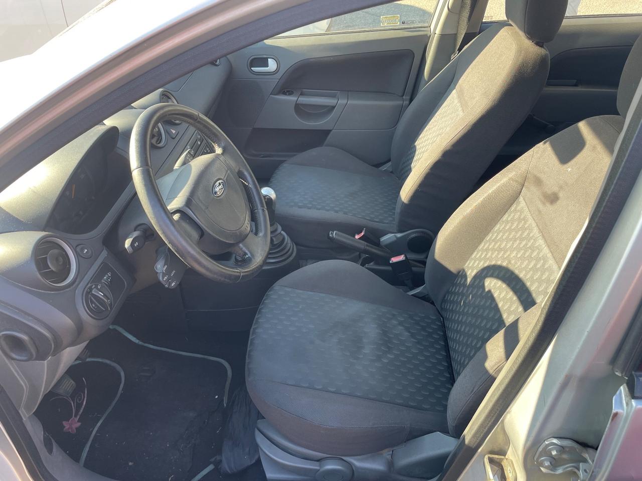 Ford Fiesta 1.4 16V 5p. Ghia