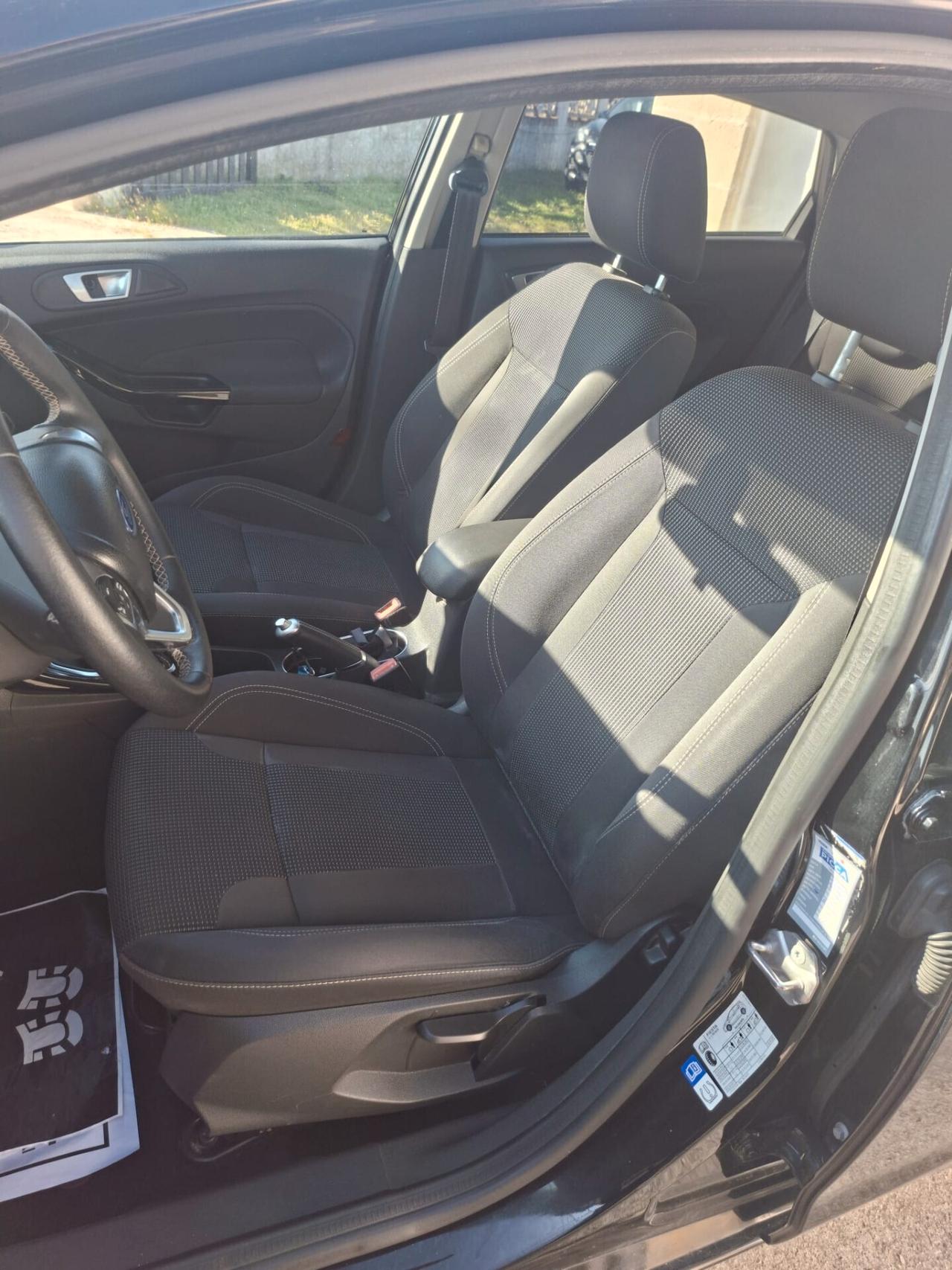 Ford Fiesta 1.4 5 porte Bz.- GPL Black & White Edition