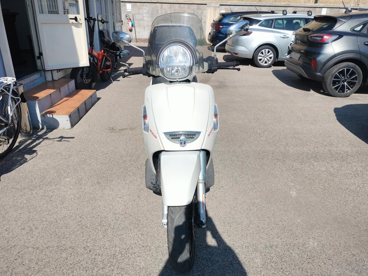 Aprilia Scarabeo 300